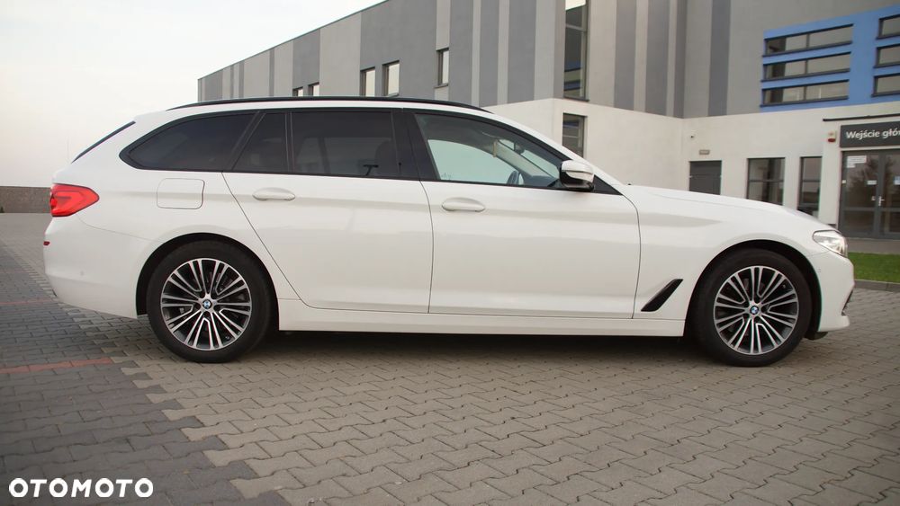 BMW Seria 5 520d Sport Line - 11