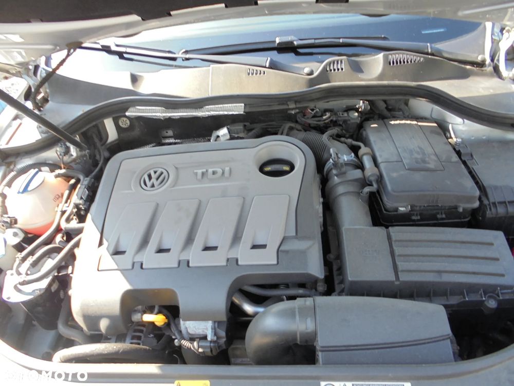 Volkswagen Passat 2.0 TDI Comfortline - 26