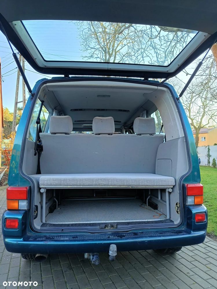 Volkswagen Caravelle - 5