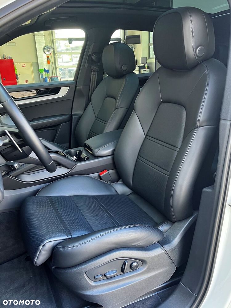 Porsche Cayenne - 16