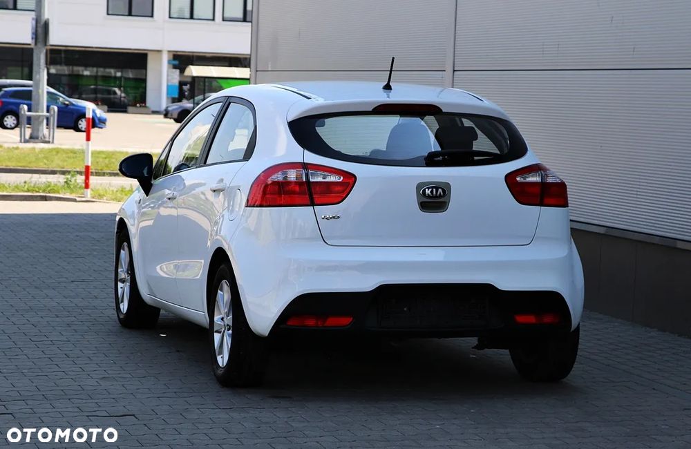 Kia Rio 1.2 L - 7