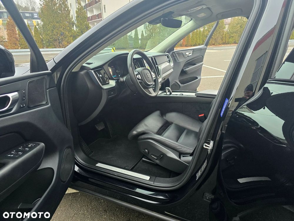 Volvo XC 60 B5 B AWD Ultimate Dark - 22