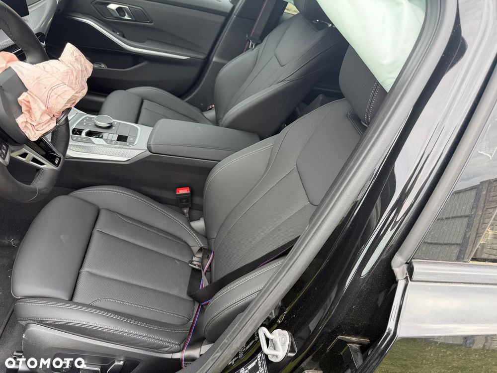 BMW Seria 3 320d M Sport - 6