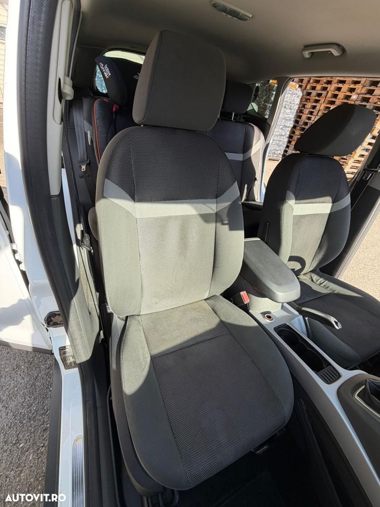 Ford Kuga 2.0 TDCi 4WD Trend - 12