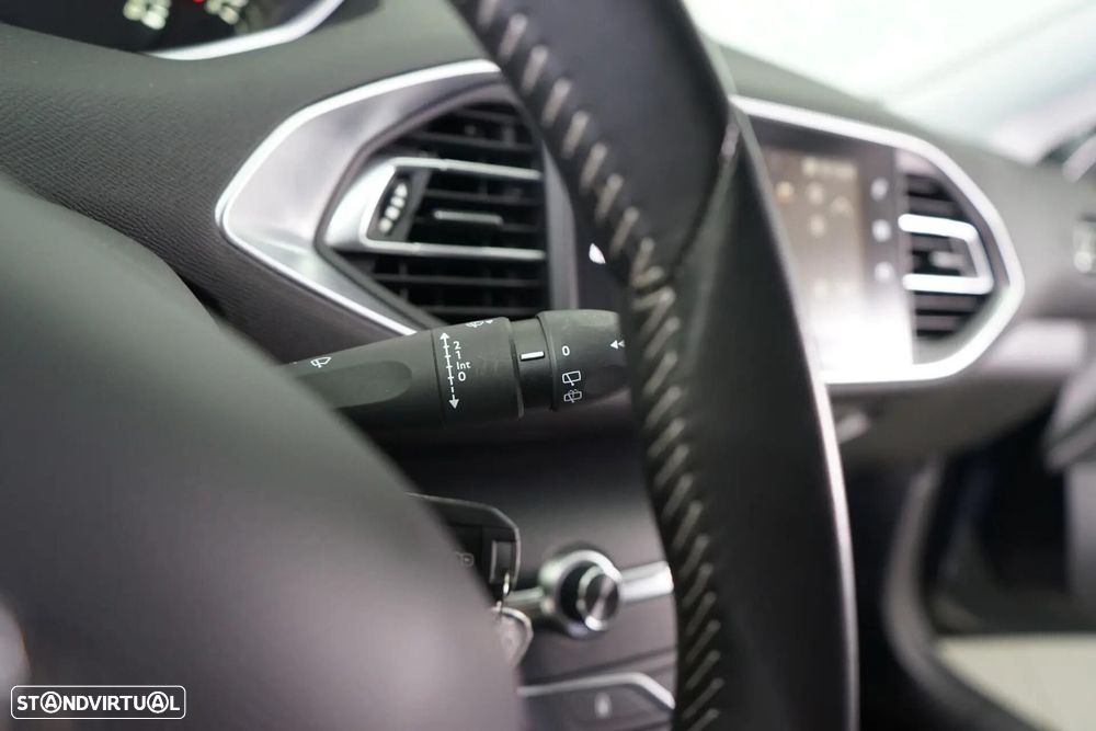 Peugeot 308 1.2 PureTech Active - 25