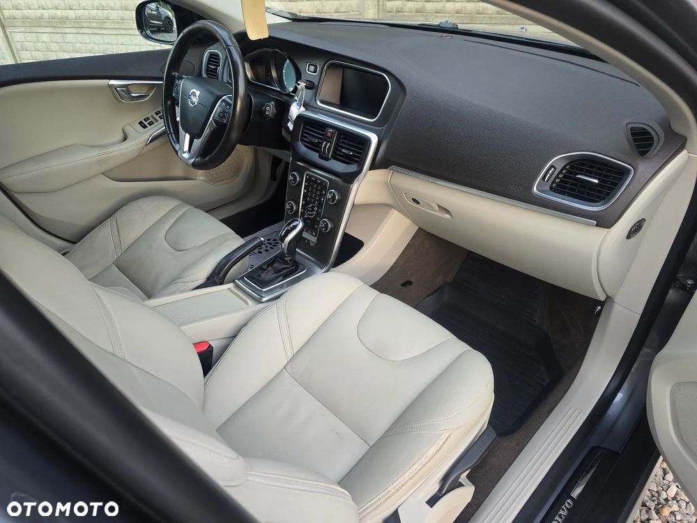 Volvo V40 Cross Country D2 Geartronic Summum - 25
