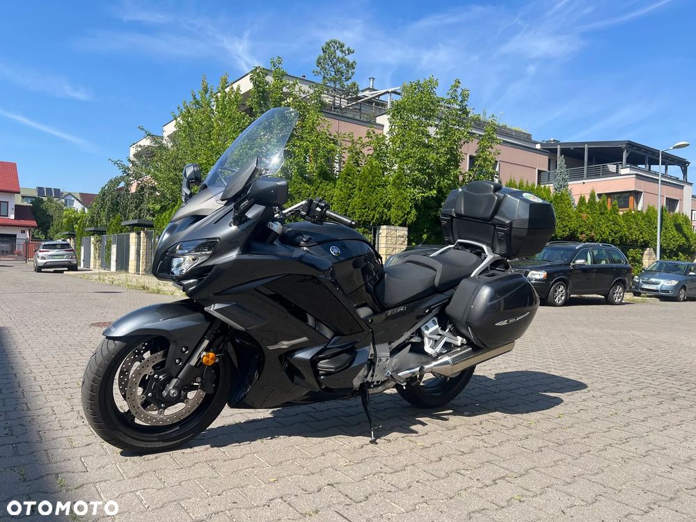 Yamaha FJR - 2