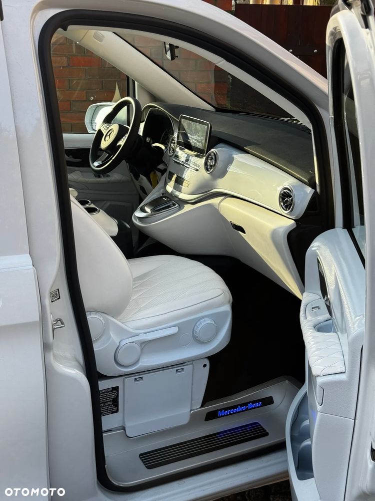 Mercedes-Benz Klasa V - 11