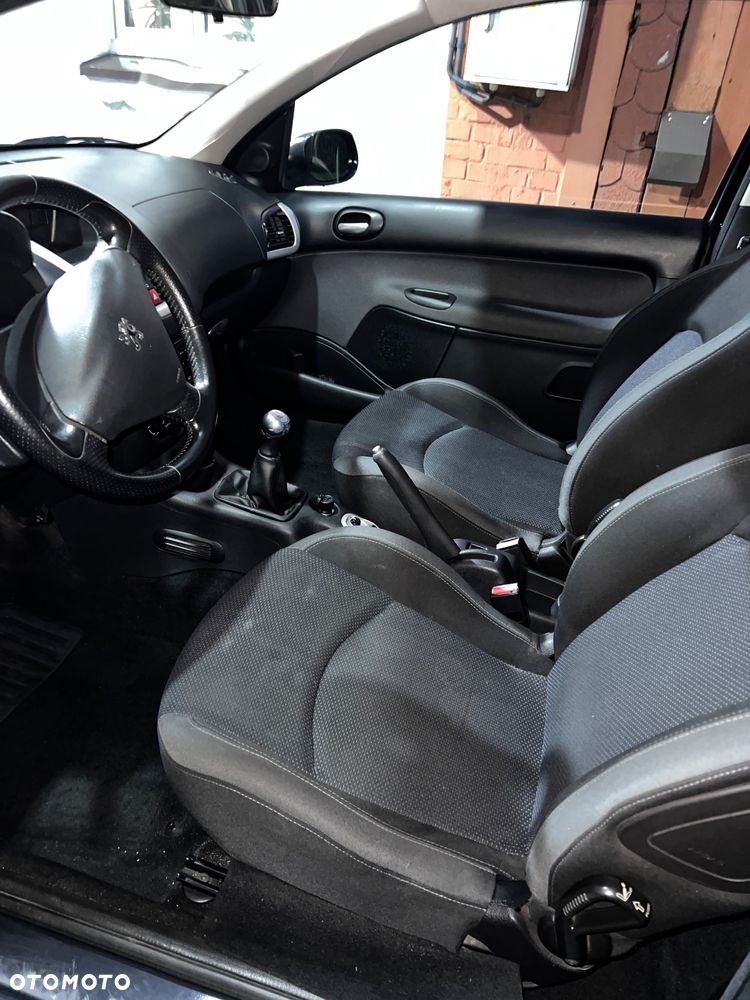 Peugeot 206 - 21