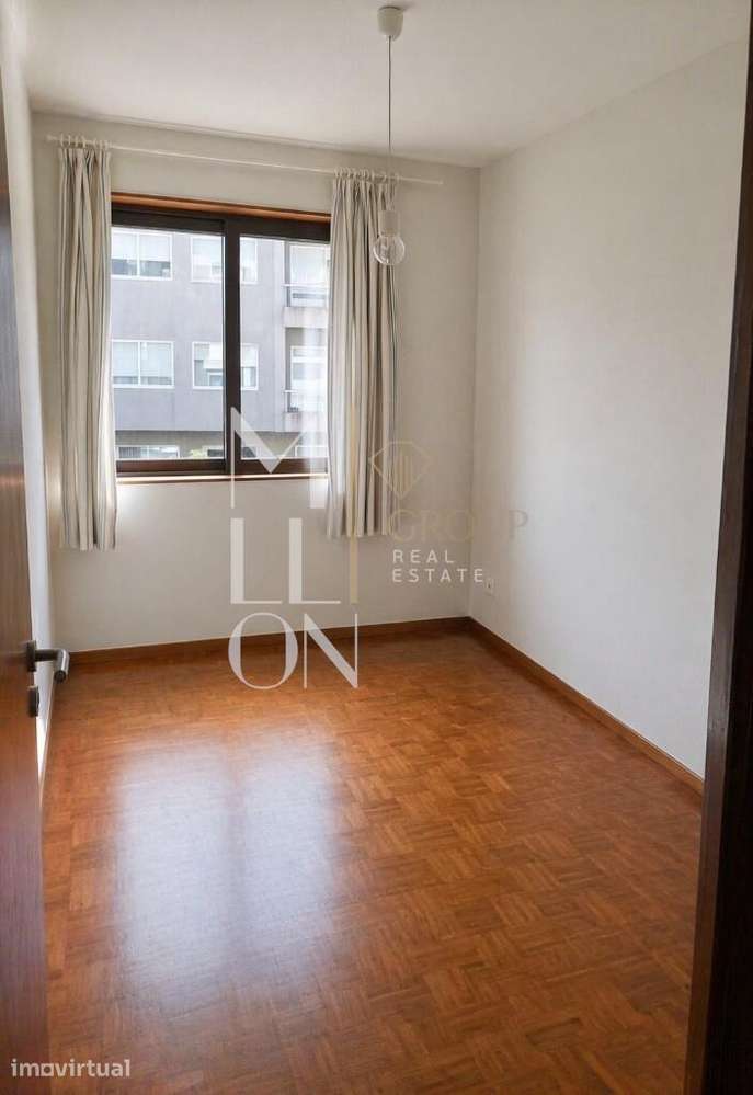 T3 Renovado com Suíte | Junto ao Metro | Porto | 1.500€/mês - Grande imagem: 3/16