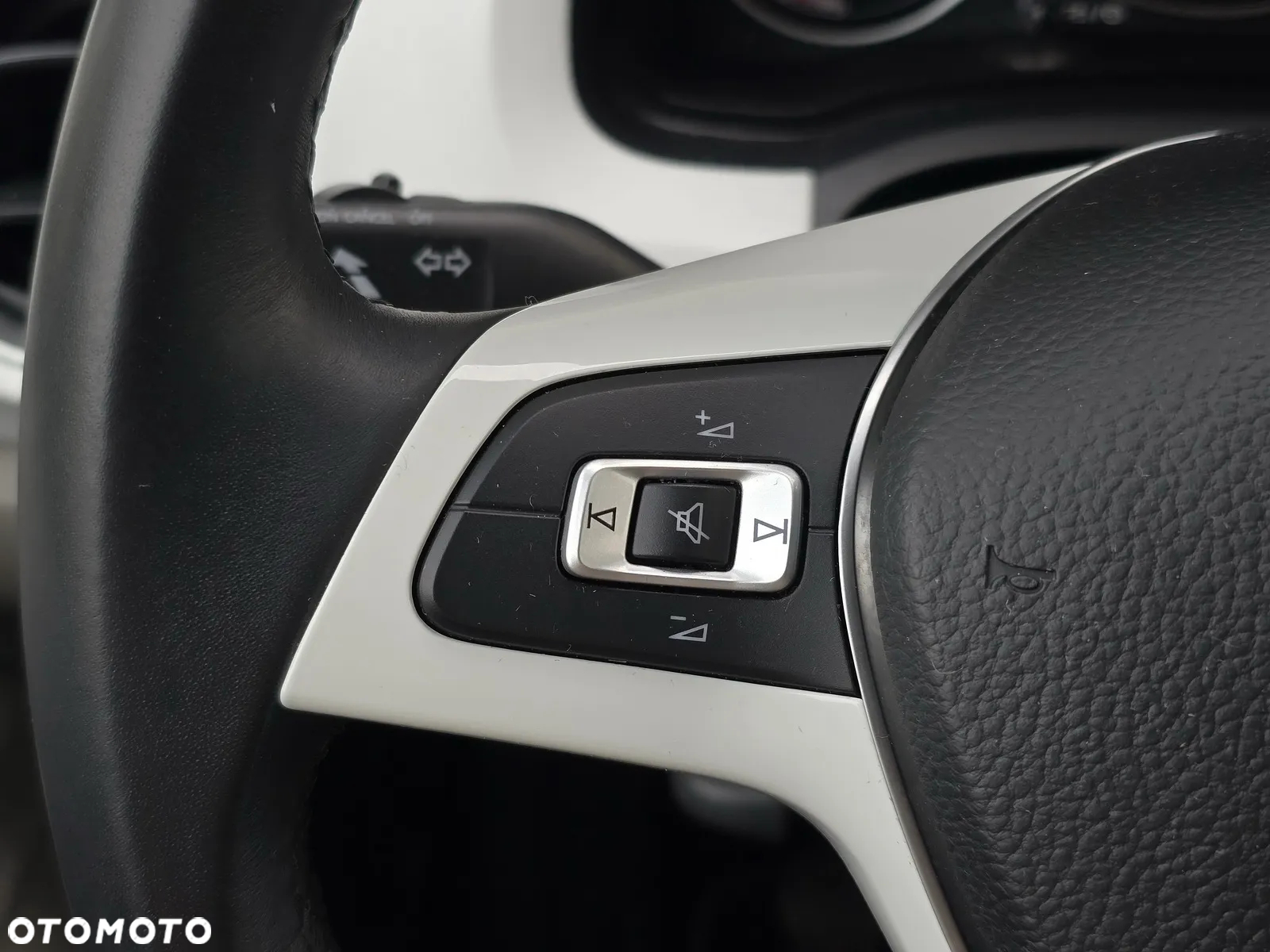 Volkswagen up! 1.0 beats - 24