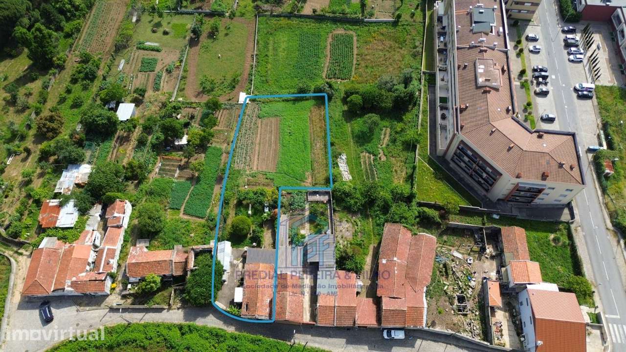 Terreno com casa térrea | Baguim (Rio Tinto) - Junto à Igreja - Grande imagem: 2/6