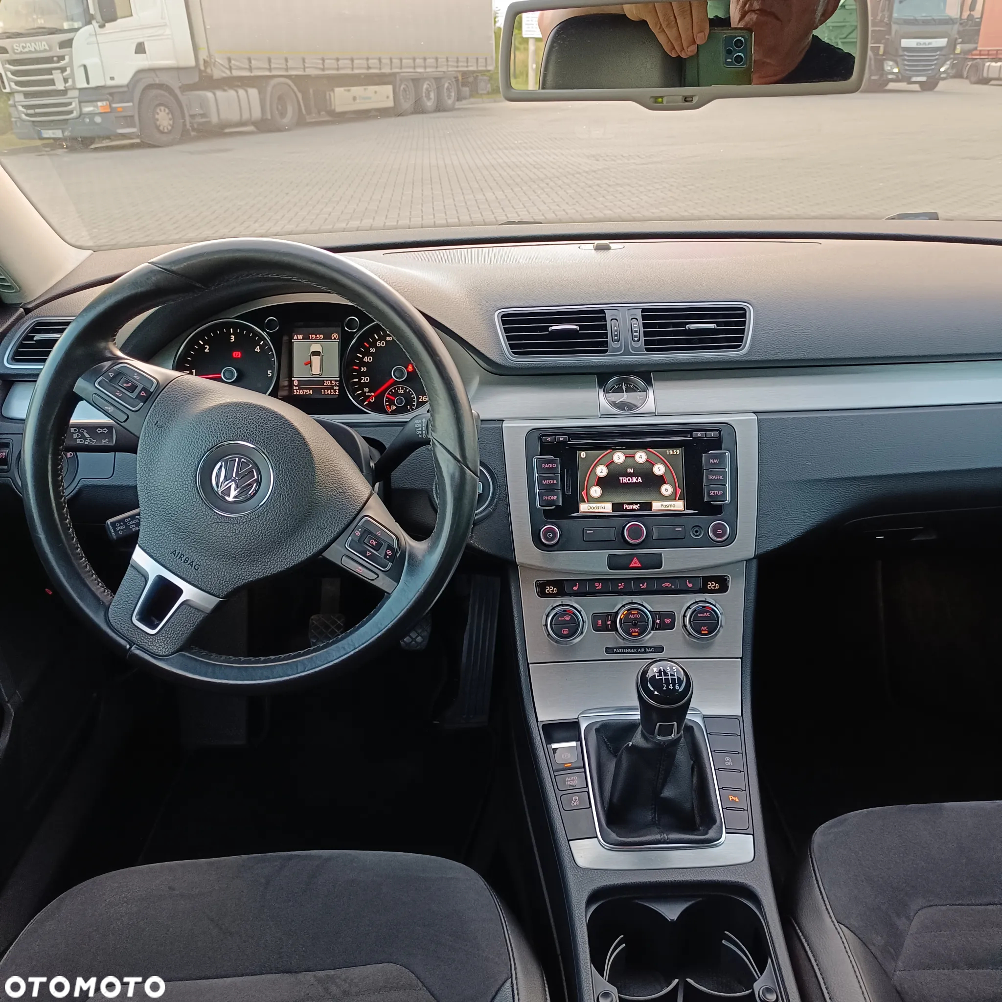 Volkswagen Passat 2.0 TDI Highline - 26
