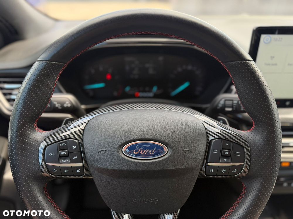 Ford Focus 1.0 EcoBoost Hybrid ST-LINE - 23