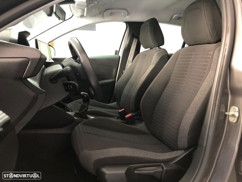 Peugeot 208 - 11