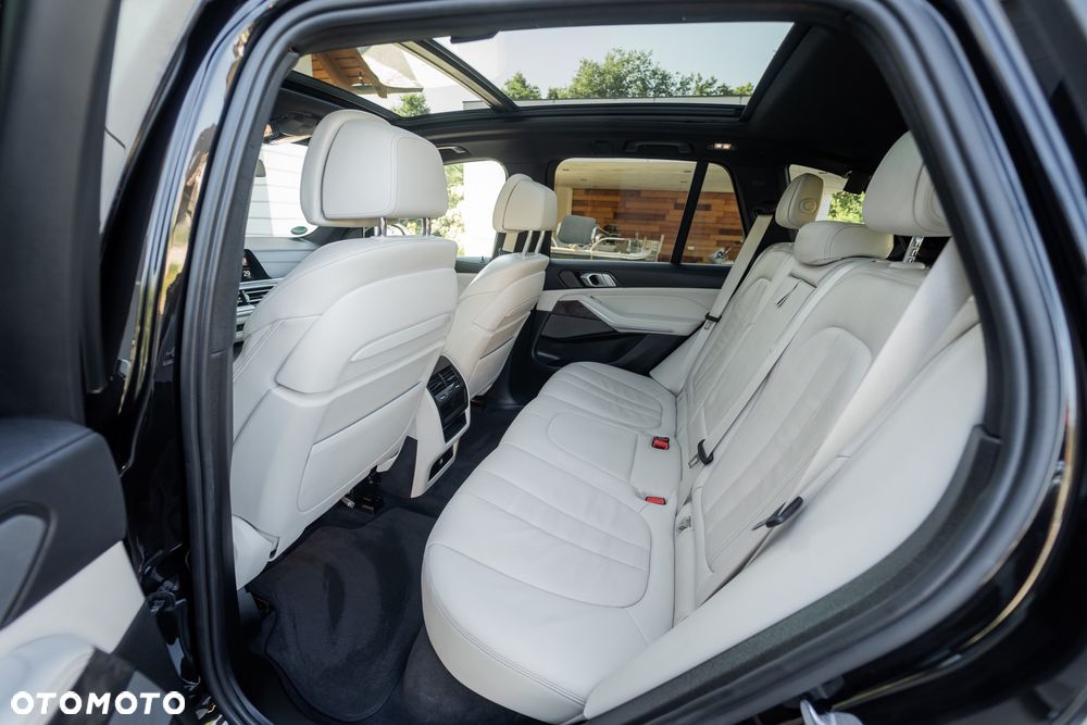 BMW X5 xDrive30d xLine - 24