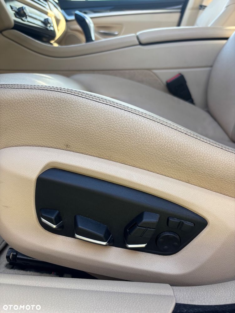 BMW Seria 5 530d xDrive Luxury Line - 18