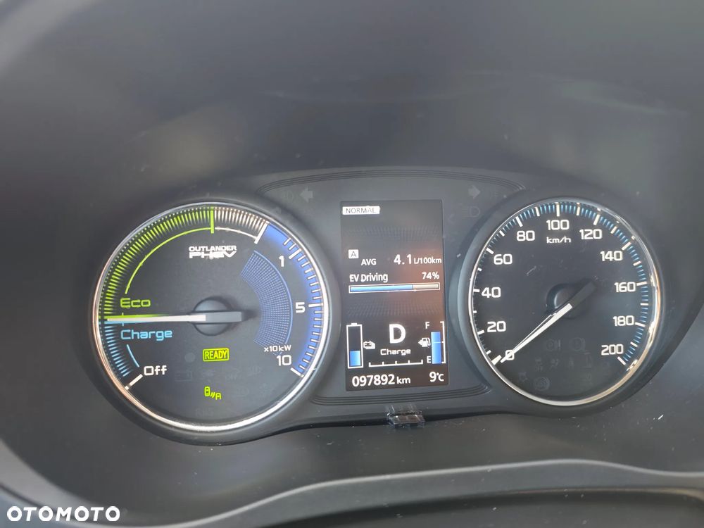 Mitsubishi Outlander Instyle - 35