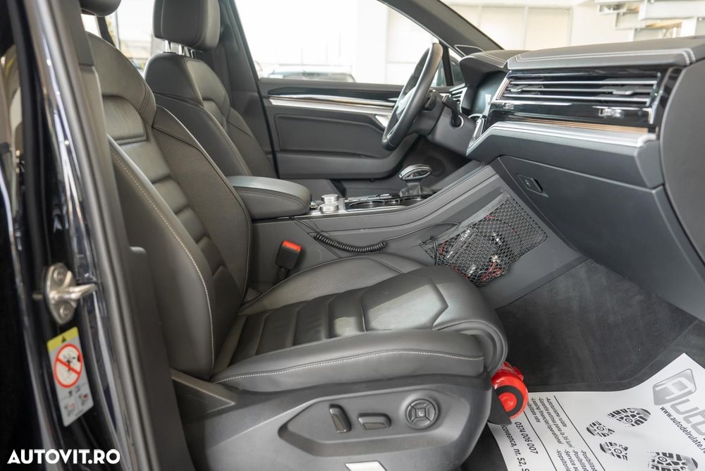 Volkswagen Touareg - 12