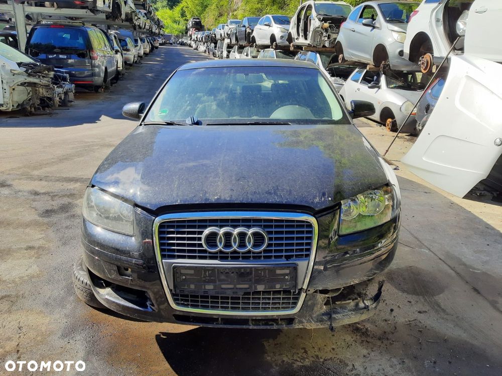 AUDI A3 8P LIFT MASKA POKRYWA SILNIKA LY9B - 1