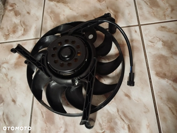 Wentylator chłodnicy  AUDI 80 B4; VW TRANSPORTER T4 1.8-2.8 07.90-06.03