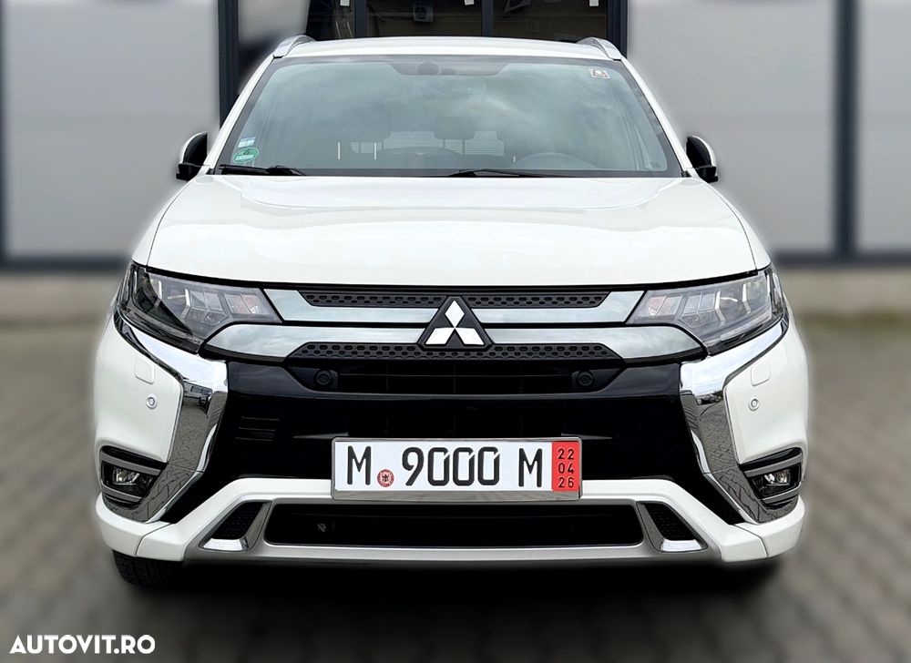 Mitsubishi Outlander - 1