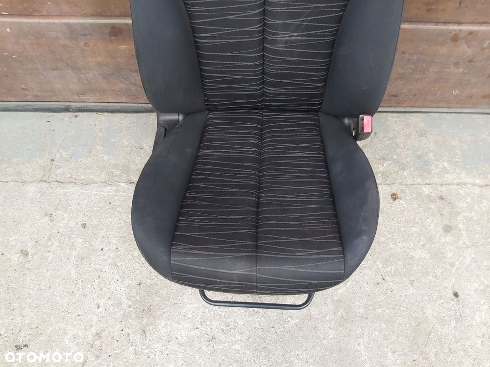 MAZDA 2 II DE fotel prawy przód air bag 3D - 3