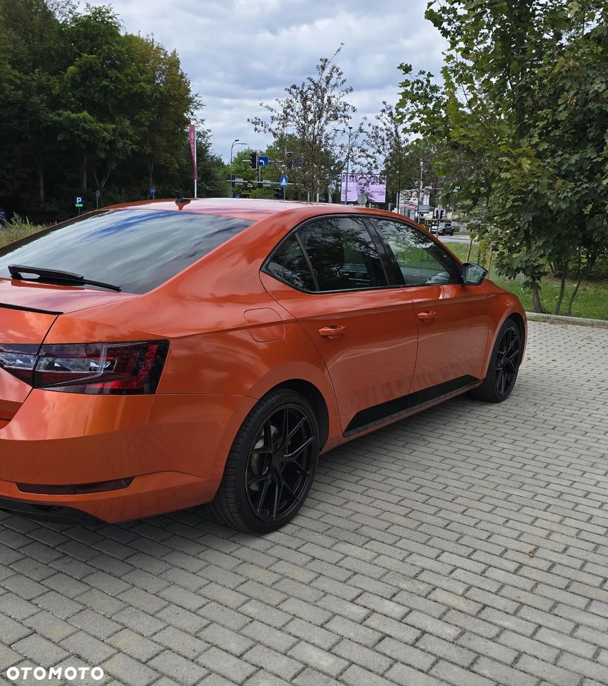 Skoda Superb 2.0 TDI 4x4 L&K DSG - 5