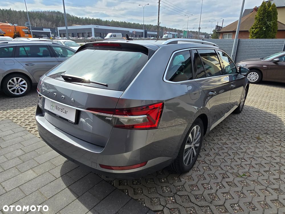 Skoda Superb 2.0 TDI SCR Style DSG - 9
