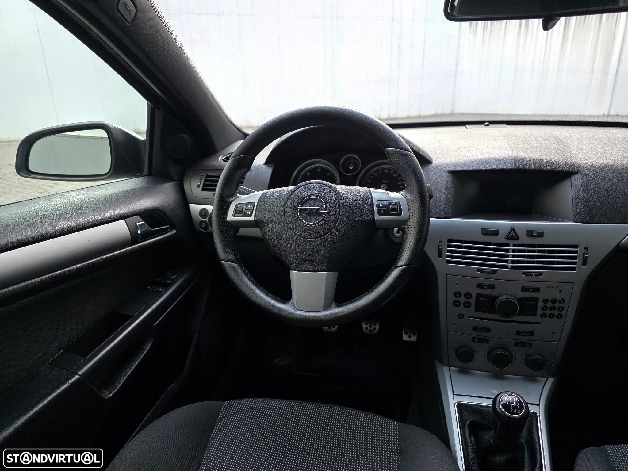 Opel Astra GTC 1.3 CDTi - 40