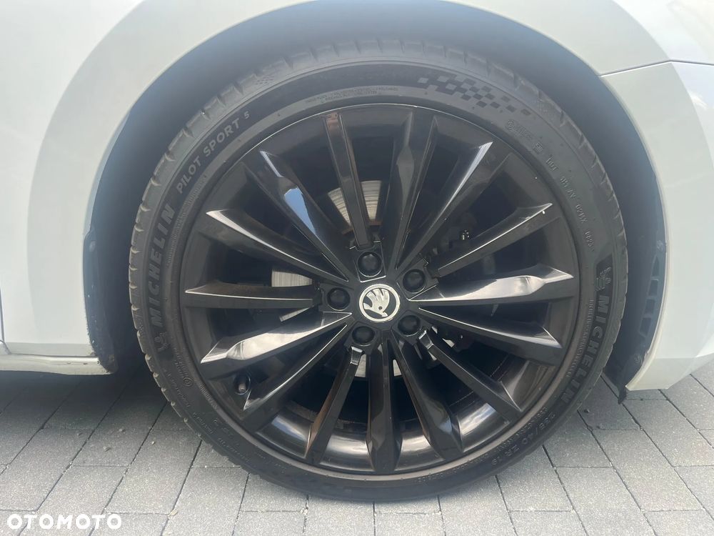 Skoda Superb 2.0 TDI L&K DSG - 9