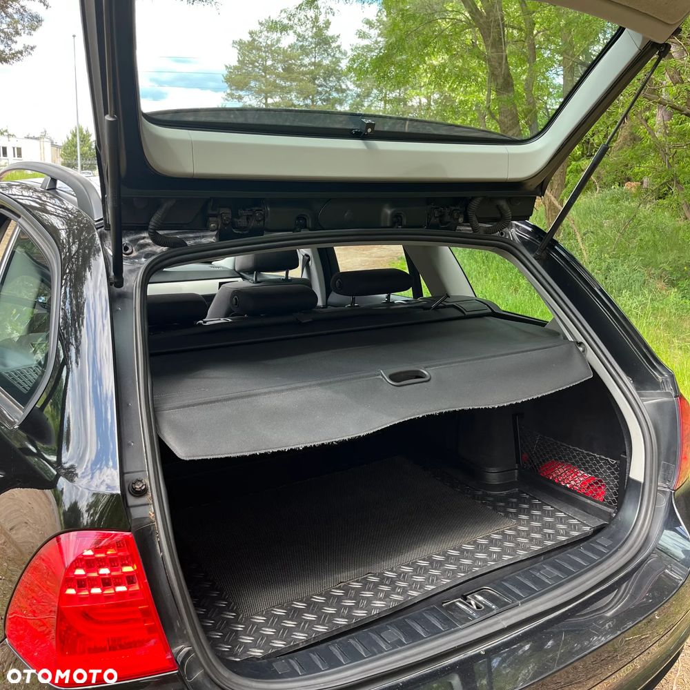 BMW Seria 3 320i - 12
