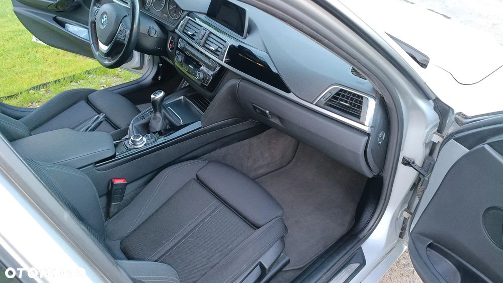 BMW Seria 3 325d Sport Line - 11