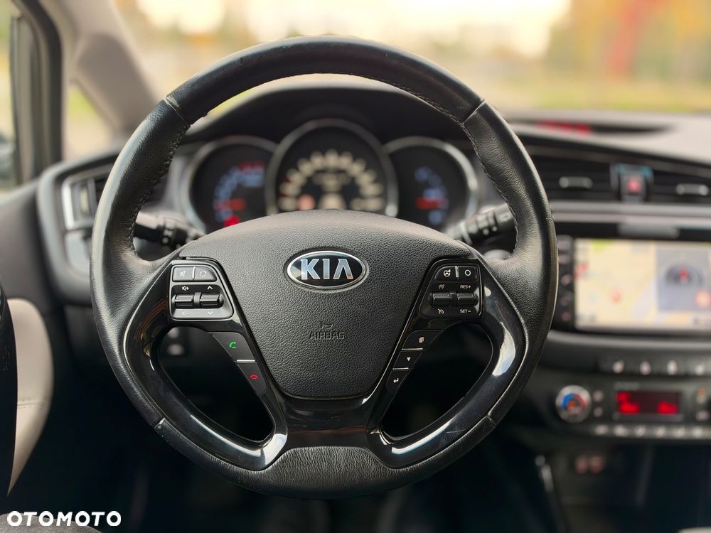 Kia Ceed 1.6 CRDi 136 ISG Platinum Edition - 39