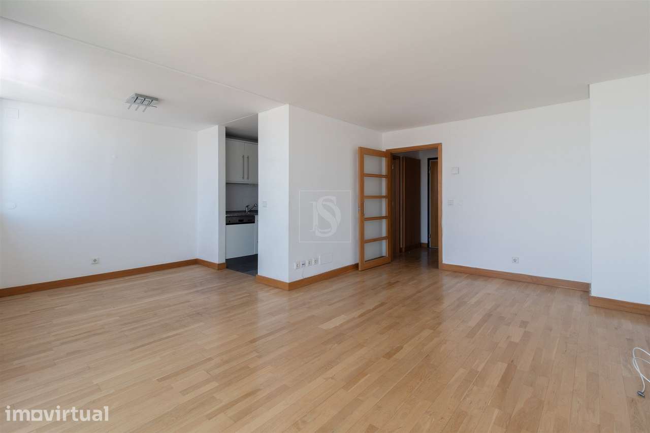 Duplex na Torre São Rafael com vista rio, 2 estacionamentos e arrecada - Grande imagem: 3/24