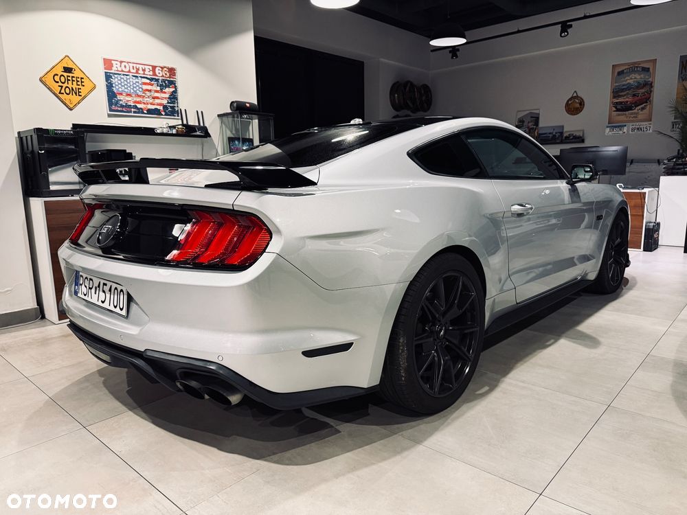 Ford Mustang 5.0 V8 GT - 4