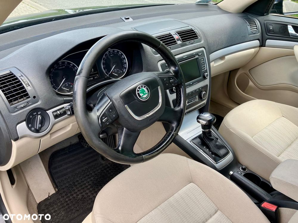 Skoda Octavia 2.0 TDI Elegance DSG - 8