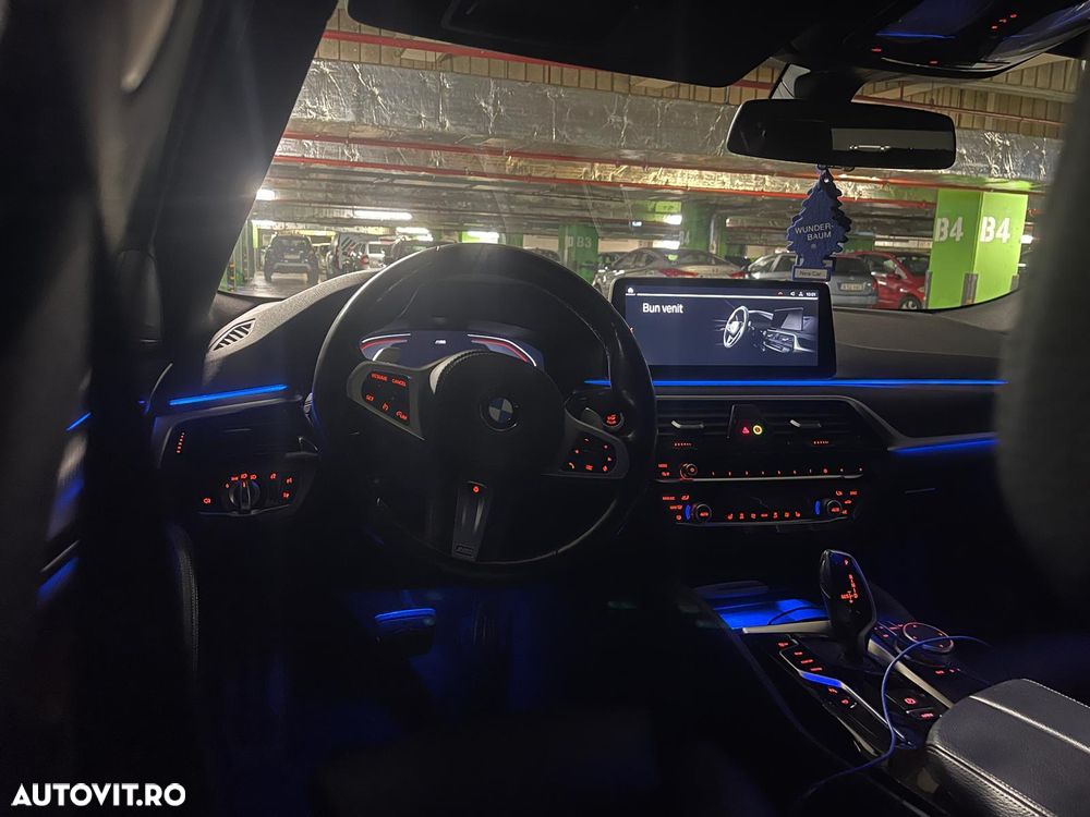 BMW Seria 5 530i AT MHEV - 28