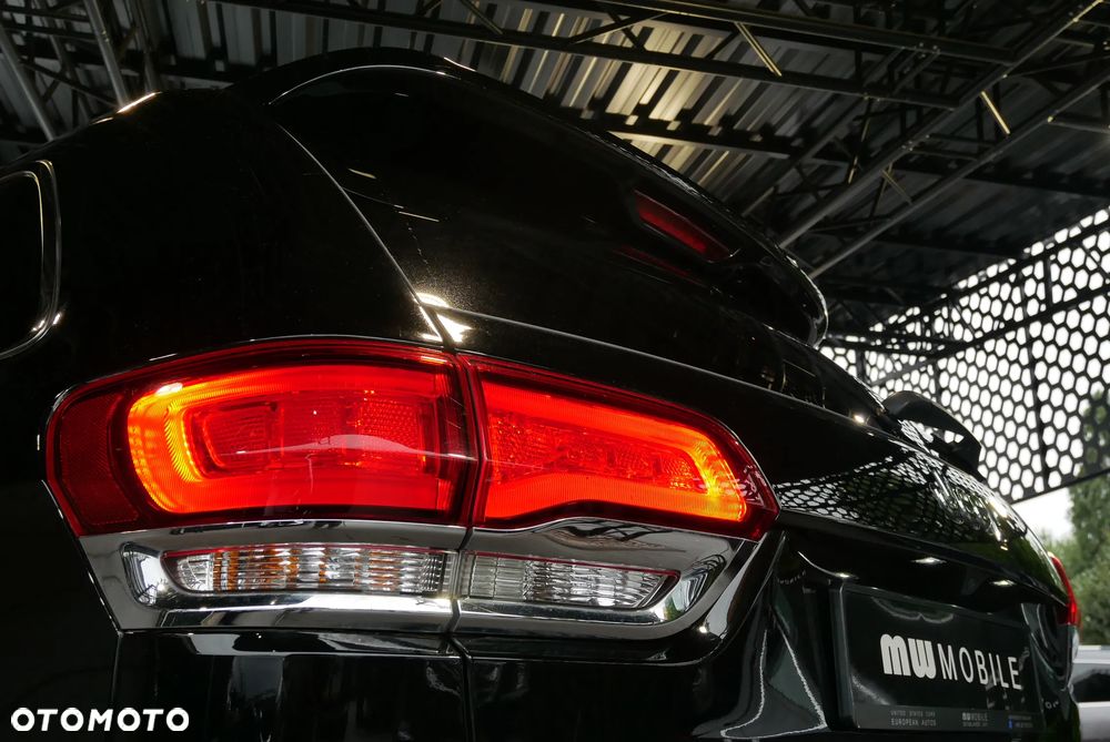 Jeep Grand Cherokee - 36