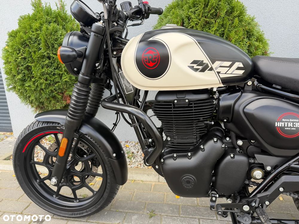 Royal Enfield HNTR - 36