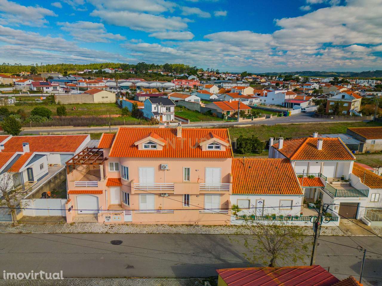 Prédio com 2 utilizações independentes | Valado dos Fades | Nazaré - Grande imagem: 2/16