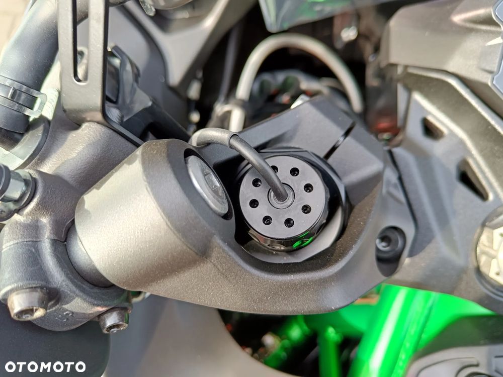 Kawasaki H2 - 12