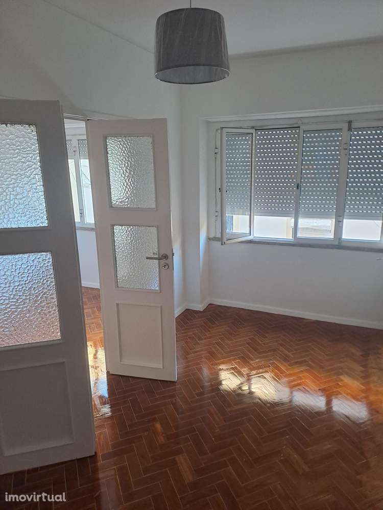 T2 Á Praça Paiva Couceiro, remodelado cozinha equipada - Grande imagem: 5/23