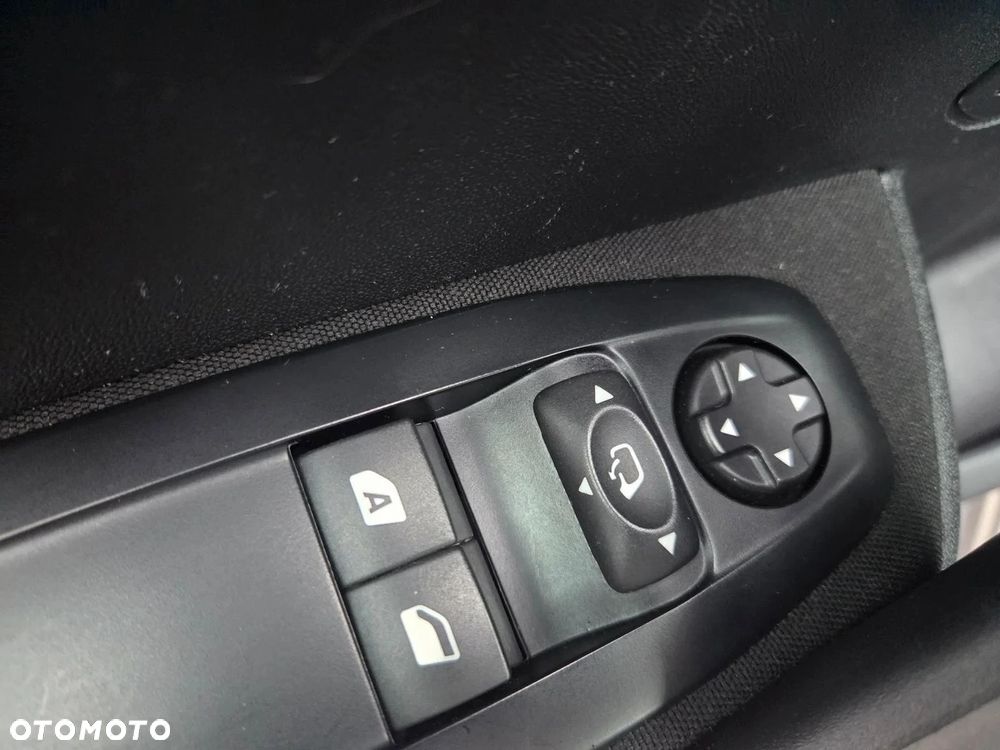 Peugeot 2008 1.2 Pure Tech Style EU6 - 15