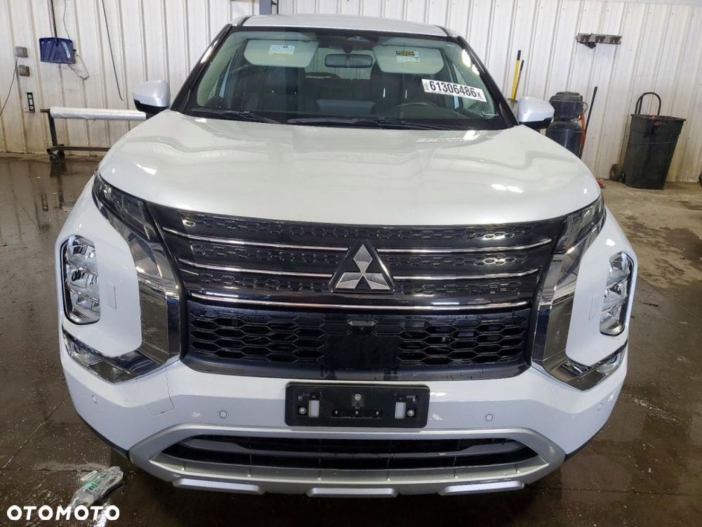 Mitsubishi Outlander - 5