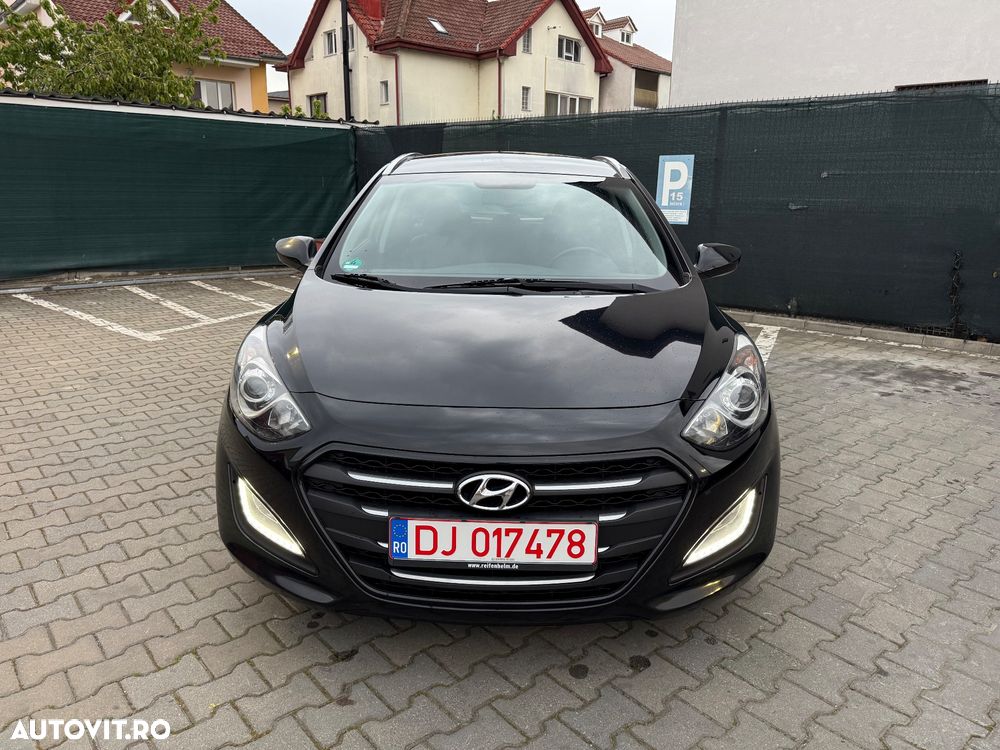 Hyundai i30 blue 1.6 CRDi Style - 2
