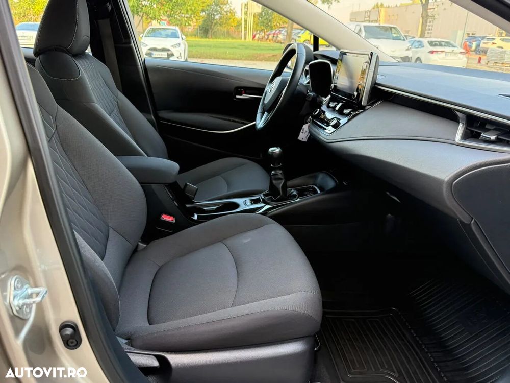 Toyota Corolla - 17