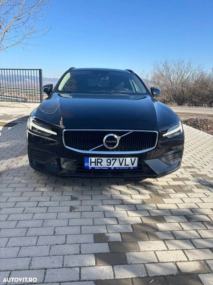 Volvo V60 B4 MHEV AT8 FWD Momentum Pro - 2