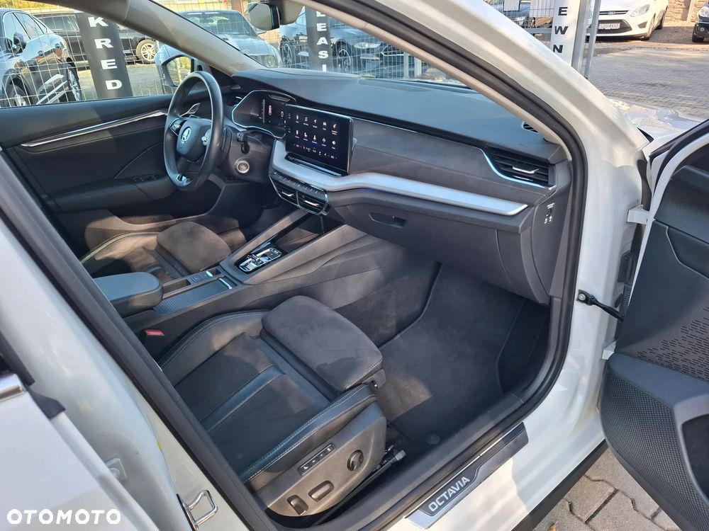 Skoda Octavia 2.0 TDI DSG 4x4 Scout - 23