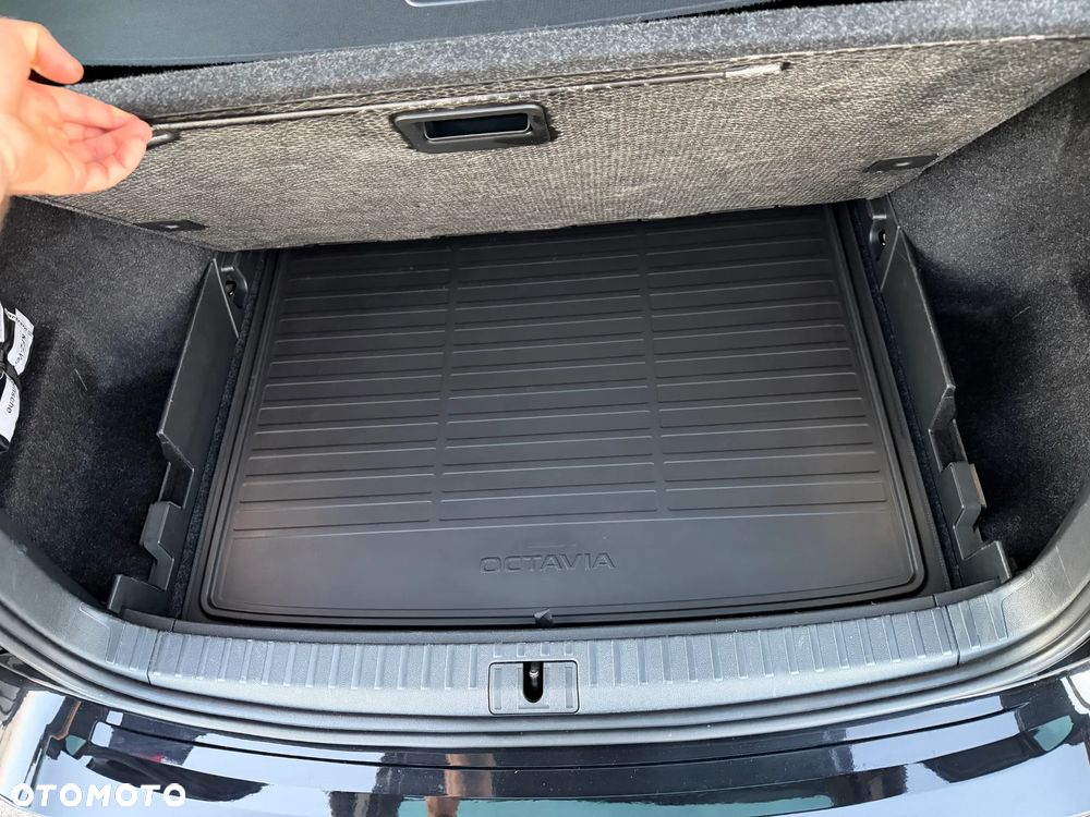 Skoda Octavia 2.0 TDI RS DSG - 39